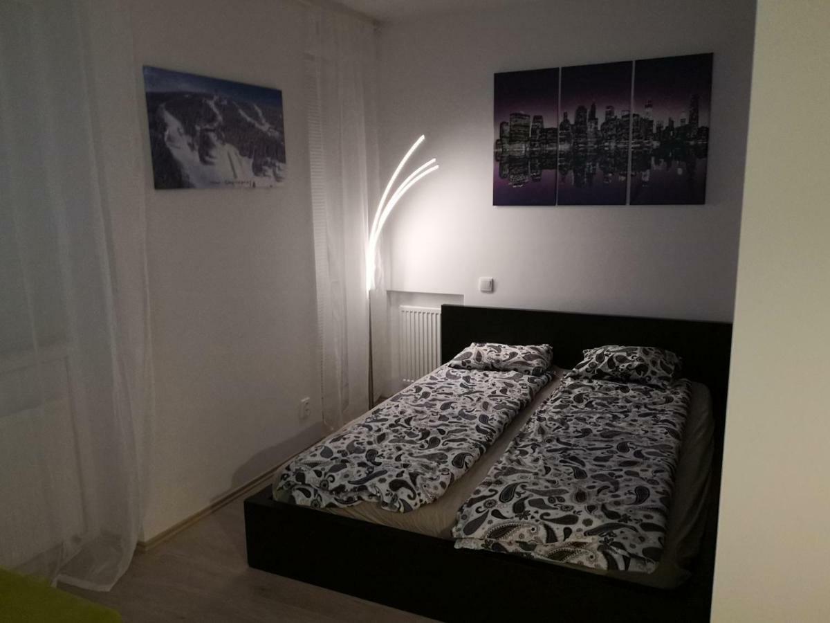Apartman Mustang Klinovec Loucna pod Klinovcem Ngoại thất bức ảnh